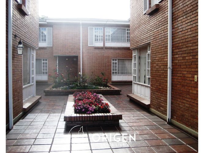 Casa de 5 alcobas en arriendo en Santa Barbara Occidental, Bogotá, 370 m² · foto 3 de 20