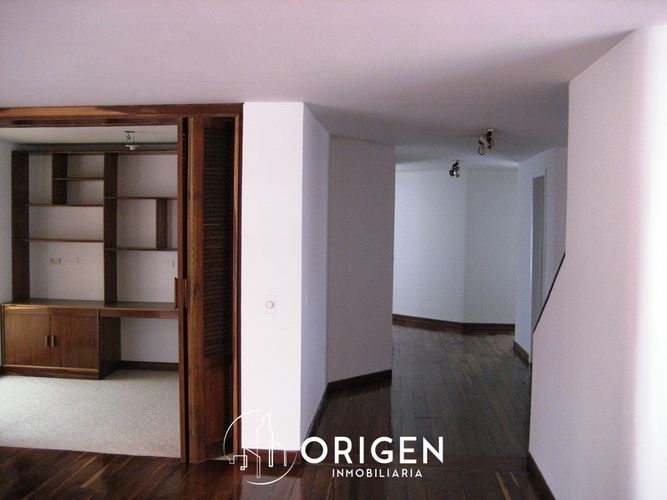 Casa de 5 alcobas en arriendo en Santa Barbara Occidental, Bogotá, 370 m² · foto 8 de 20