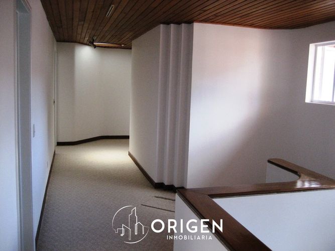 Casa de 5 alcobas en arriendo en Santa Barbara Occidental, Bogotá, 370 m² · foto 14 de 20