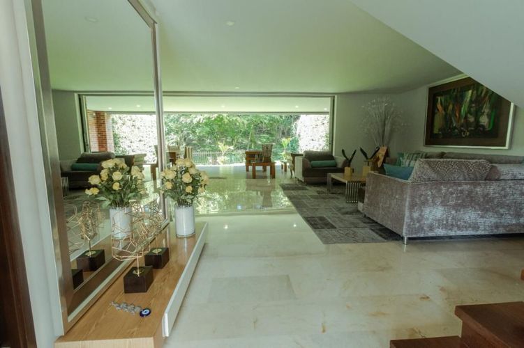 Casa en venta en Loma Benedictinos, Envigado · foto 6 de 10