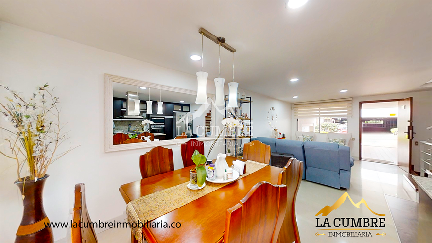 Casa de 3 alcobas en venta en Loma Del Esmeraldal, Envigado, 173 m² · foto 3 de 15