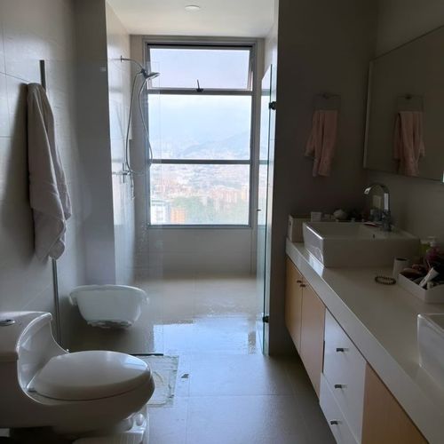 Apartamento de 3 alcobas en venta en Los Balsos, Medellín, 199 m² · foto 4 de 9