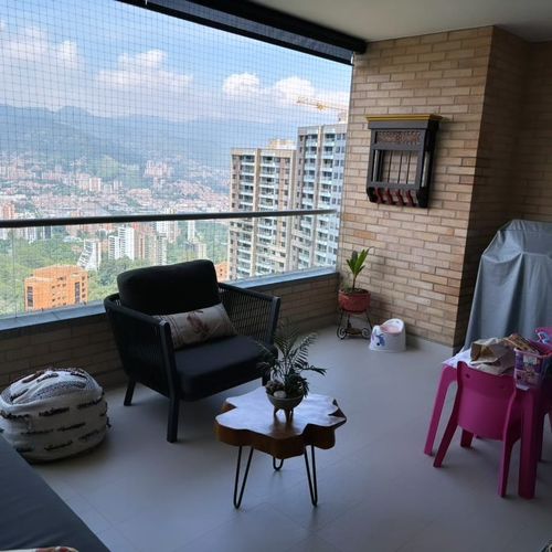 Apartamento de 3 alcobas en venta en Los Balsos, Medellín, 199 m² · foto 6 de 9