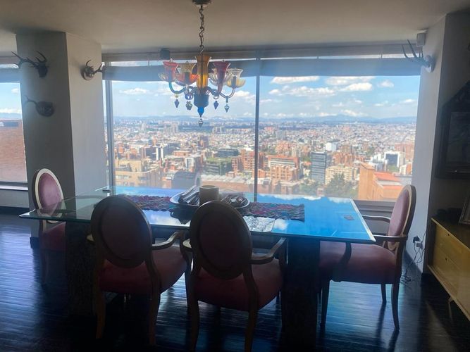 Apartamento de 1 alcoba en venta en Los Rosales, Bogotá, 114 m² · foto 10 de 11