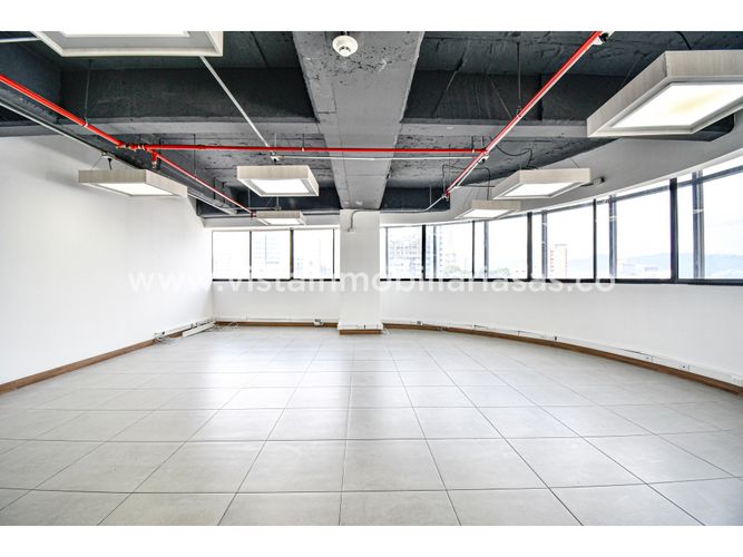 Oficina en arriendo en Avenida Santander, Manizales, 70 m² · foto 2 de 8