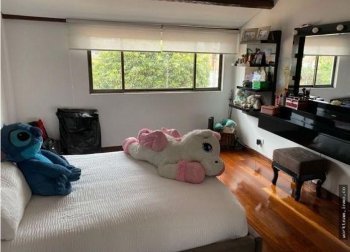 Casa de 4 alcobas en venta en Niza, Bogotá, 394 m² · foto 6 de 8