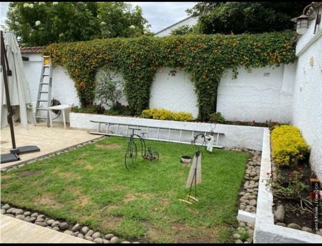 Casa de 4 alcobas en venta en Niza, Bogotá, 394 m² · foto 8 de 8