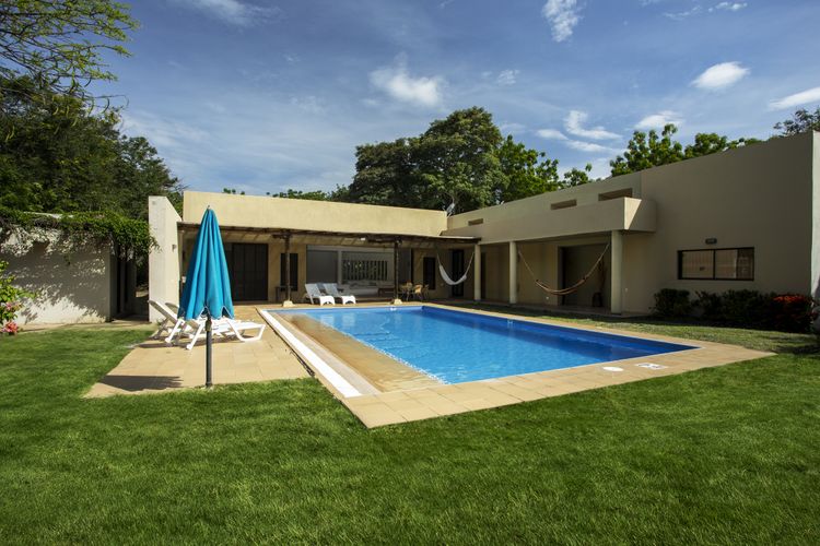 Casa de 3 alcobas en venta en Piamonte, Girardot, 400 m² · foto 3 de 24