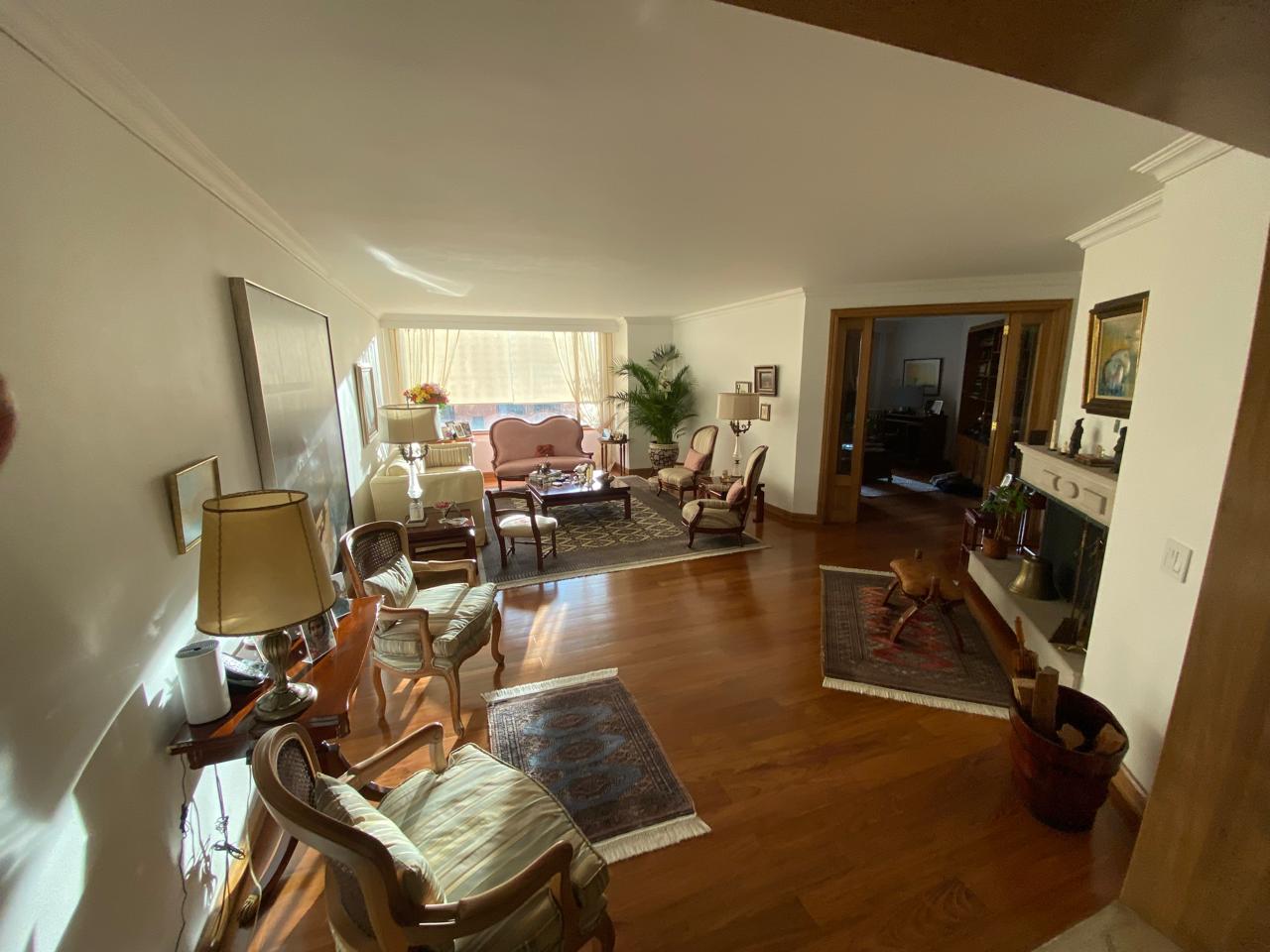 Apartamento en venta en Los Rosales, Bogotá · foto 2 de 21