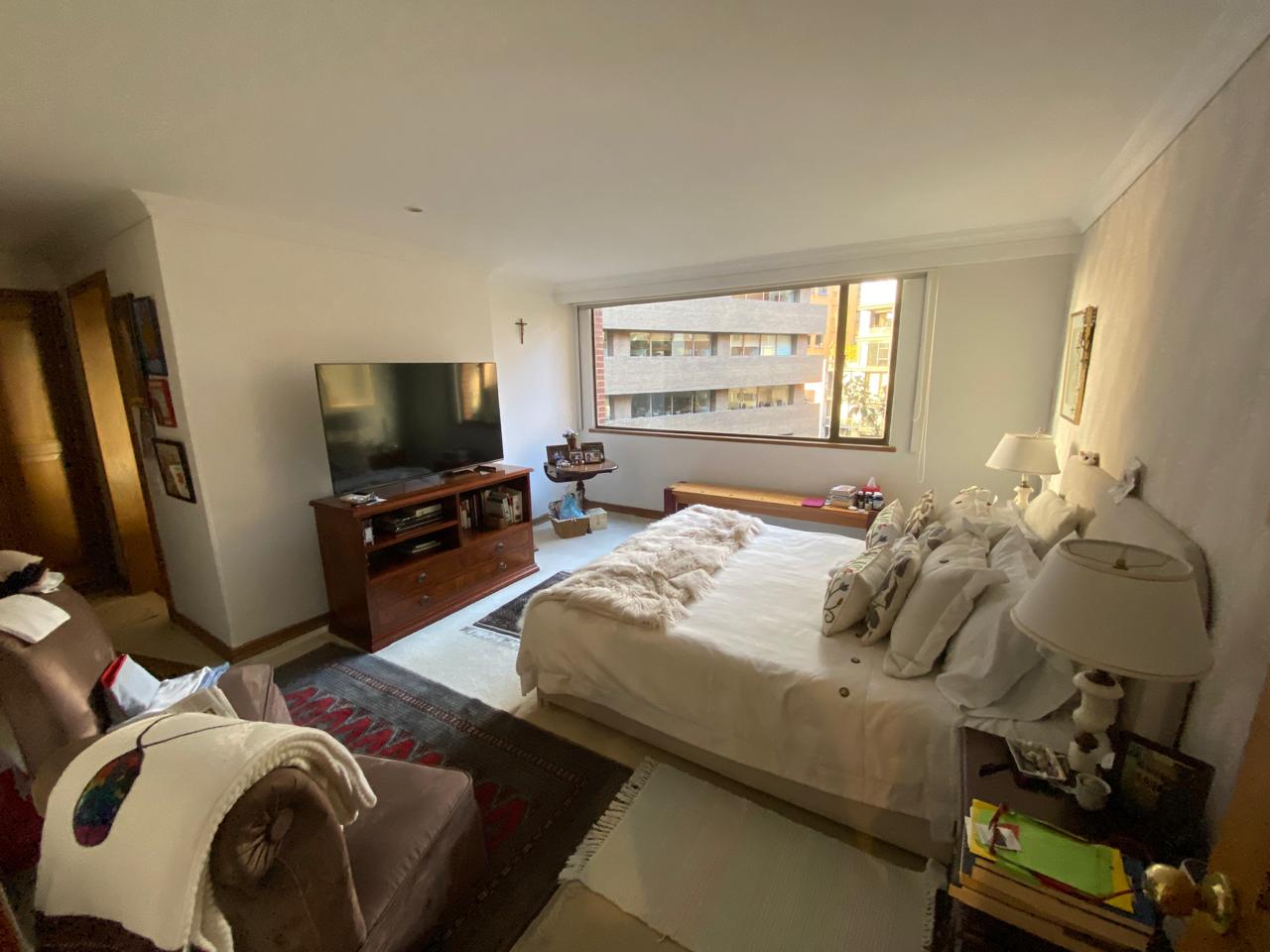 Apartamento en venta en Los Rosales, Bogotá · foto 8 de 21