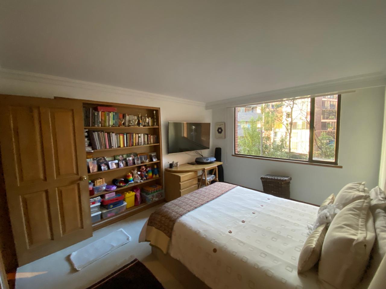 Apartamento en venta en Los Rosales, Bogotá · foto 9 de 21