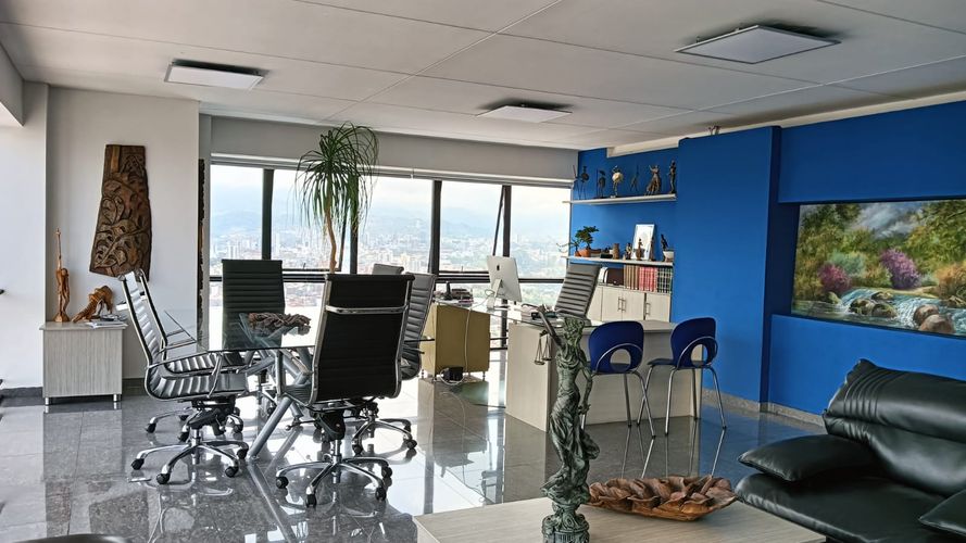 Oficina en venta en El Centro, Manizales, 254 m² · foto 4 de 24