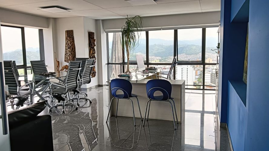 Oficina en venta en El Centro, Manizales, 254 m² · foto 13 de 24