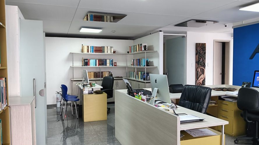 Oficina en venta en El Centro, Manizales, 254 m² · foto 23 de 24