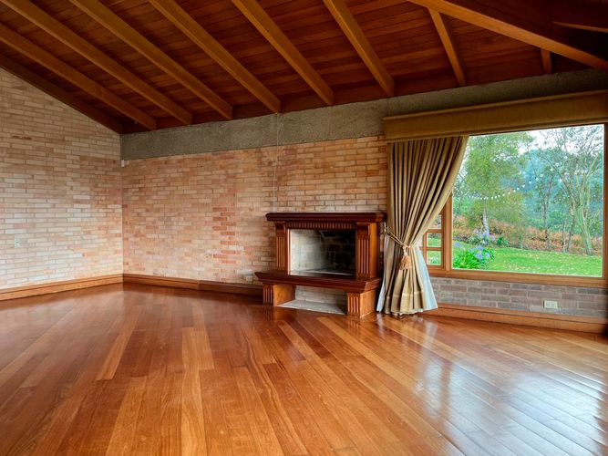 Casa de 3 alcobas en venta en Escobero, Envigado, 588 m² · foto 2 de 20