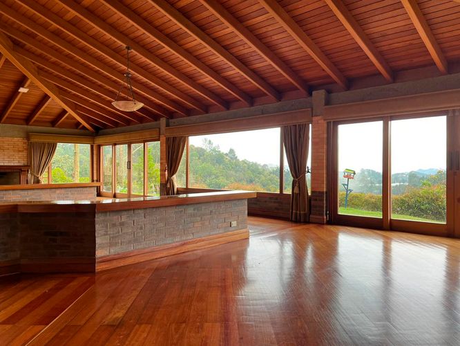 Casa de 3 alcobas en venta en Escobero, Envigado, 588 m² · foto 3 de 20