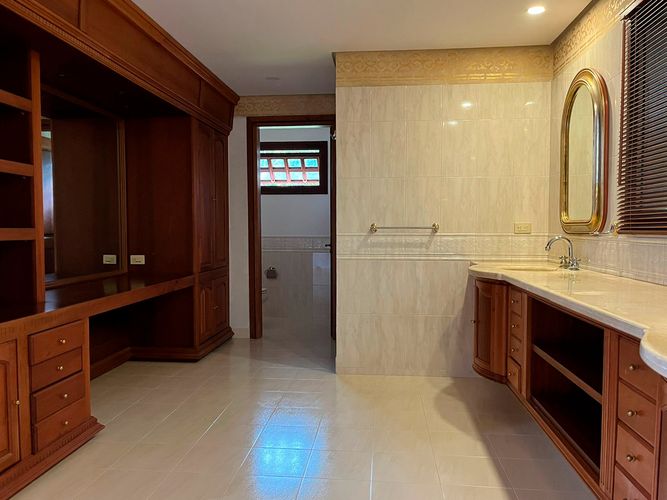 Casa de 3 alcobas en venta en Escobero, Envigado, 588 m² · foto 17 de 20