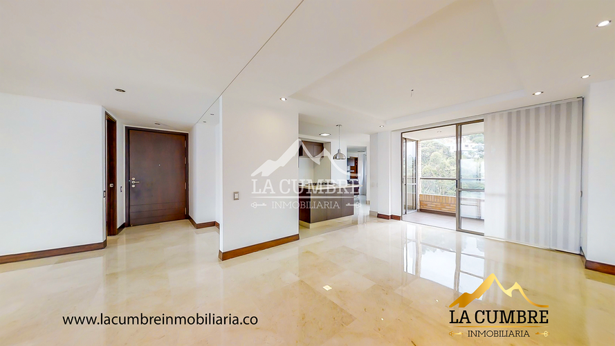 Apartamento de 3 alcobas en arriendo en El Tesoro, Medellín, 274 m² · foto 3 de 18