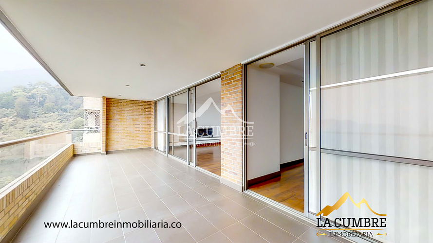 Apartamento de 3 alcobas en arriendo en El Tesoro, Medellín, 274 m² · foto 6 de 18
