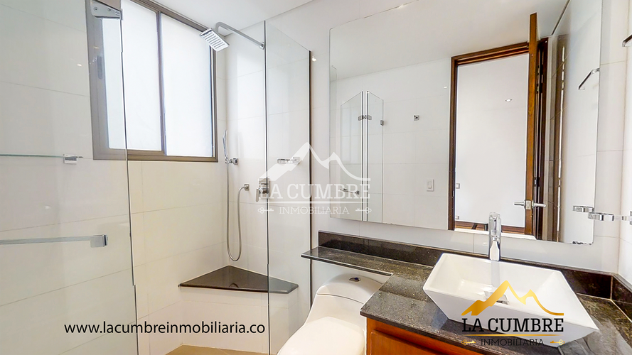 Apartamento de 3 alcobas en arriendo en El Tesoro, Medellín, 274 m² · foto 9 de 18