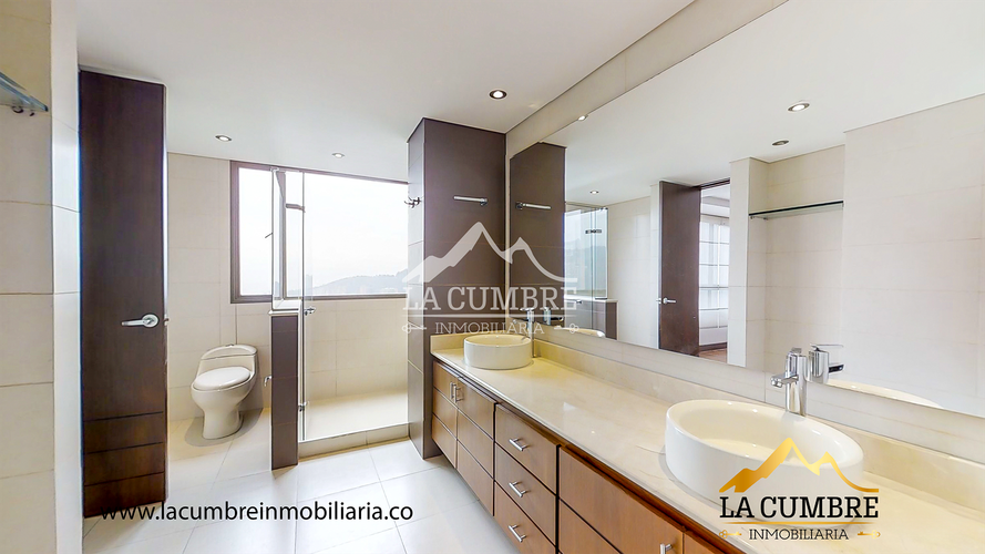 Apartamento de 3 alcobas en arriendo en El Tesoro, Medellín, 274 m² · foto 11 de 18