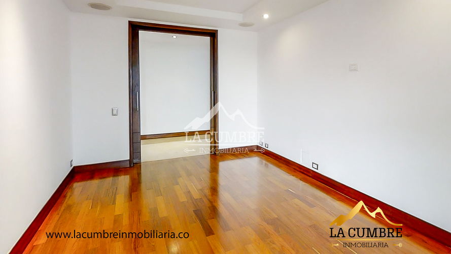 Apartamento de 3 alcobas en arriendo en El Tesoro, Medellín, 274 m² · foto 16 de 18