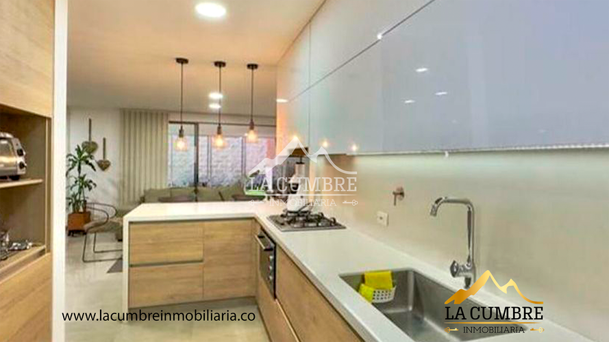 Casa de 3 alcobas en venta en San Lucas, Medellín, 200 m² · foto 4 de 16
