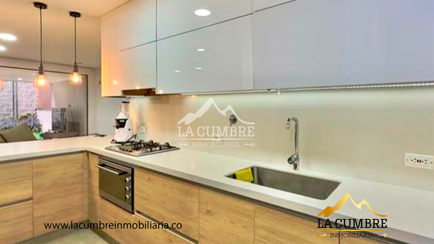 Casa de 3 alcobas en venta en San Lucas, Medellín, 200 m² · foto 5 de 16