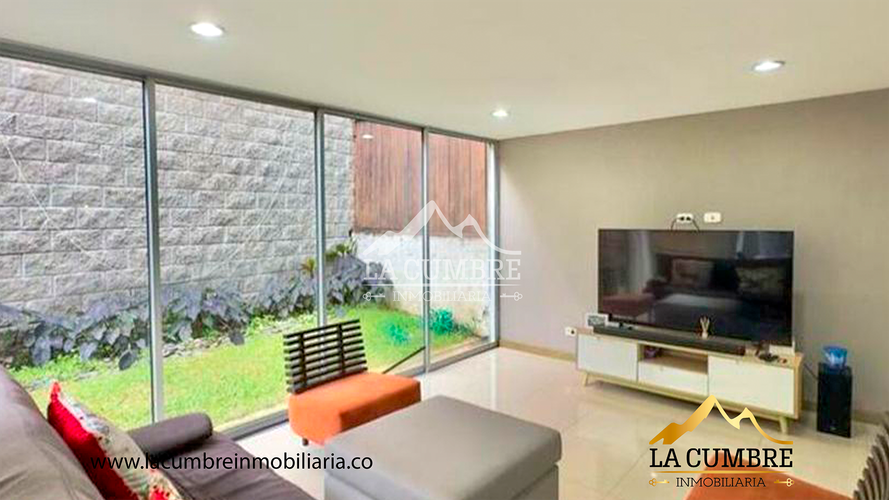 Casa de 3 alcobas en venta en San Lucas, Medellín, 200 m² · foto 10 de 16