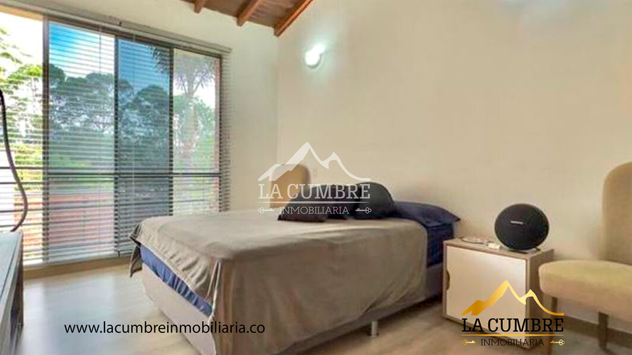 Casa de 3 alcobas en venta en San Lucas, Medellín, 200 m² · foto 11 de 16