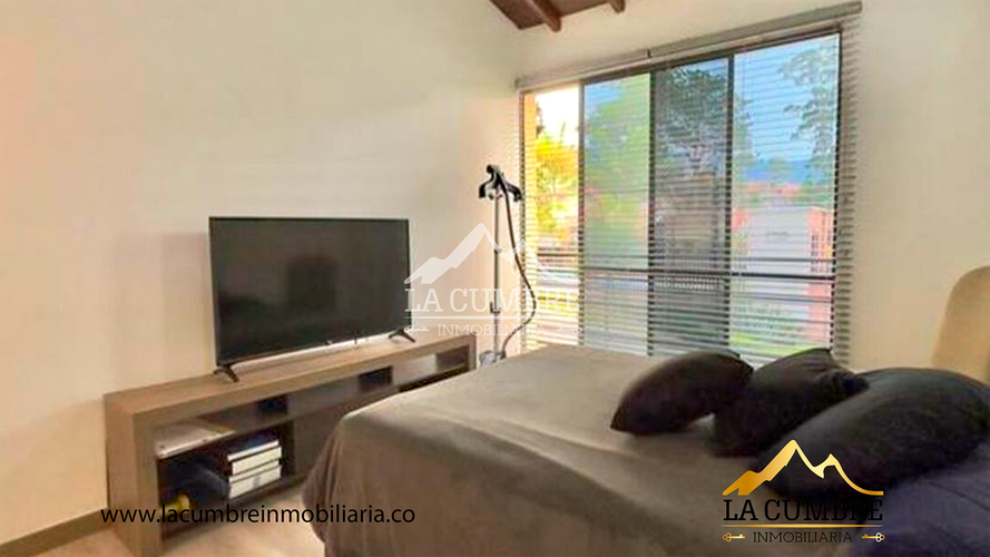 Casa de 3 alcobas en venta en San Lucas, Medellín, 200 m² · foto 14 de 16