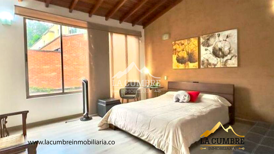Casa de 3 alcobas en venta en San Lucas, Medellín, 200 m² · foto 15 de 16