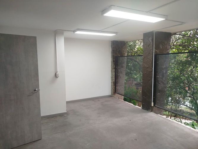 Local en arriendo en El Poblado, Medellín, 600 m² · foto 2 de 16