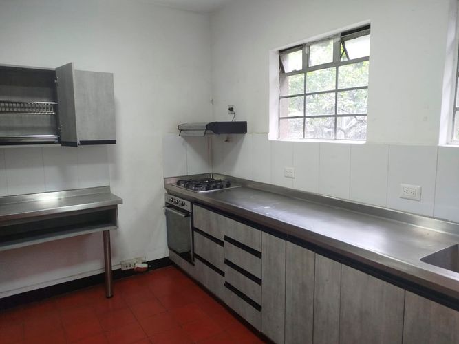 Local en arriendo en El Poblado, Medellín, 600 m² · foto 8 de 16
