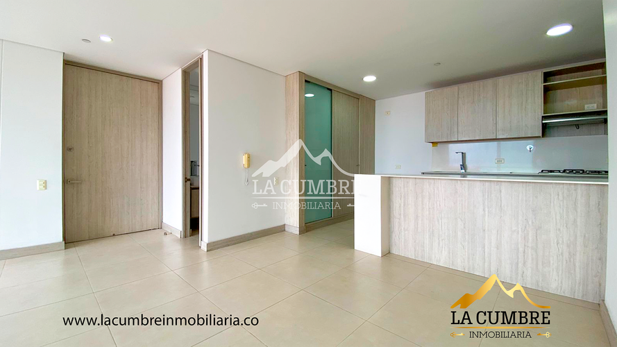 Apartamento de 3 alcobas en arriendo en Castropol, Medellín, 130 m² · foto 3 de 13
