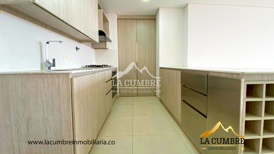 Apartamento de 3 alcobas en arriendo en Castropol, Medellín, 130 m² · foto 4 de 13