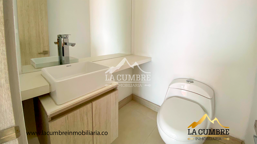 Apartamento de 3 alcobas en arriendo en Castropol, Medellín, 130 m² · foto 5 de 13