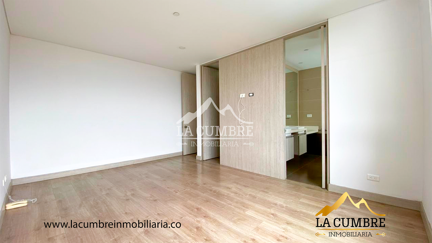 Apartamento de 3 alcobas en arriendo en Castropol, Medellín, 130 m² · foto 10 de 13