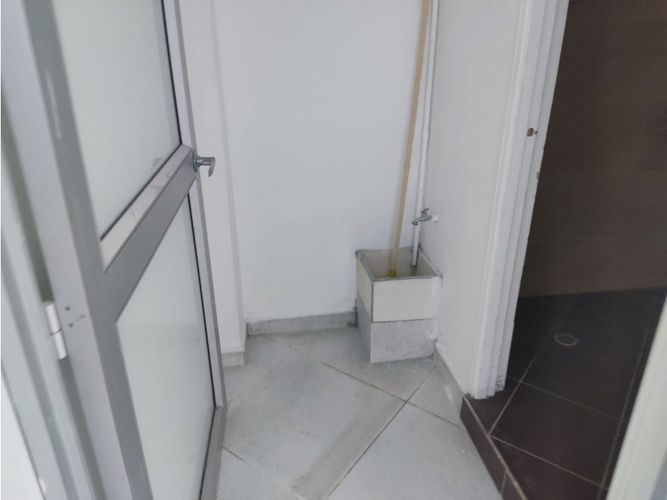 Local en venta en Los Naranjos, Itagüí, 98 m² · foto 4 de 10
