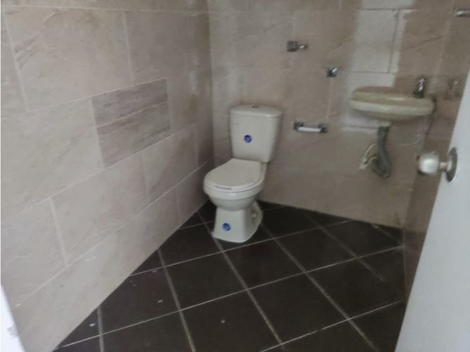 Local en venta en Los Naranjos, Itagüí, 98 m² · foto 8 de 10