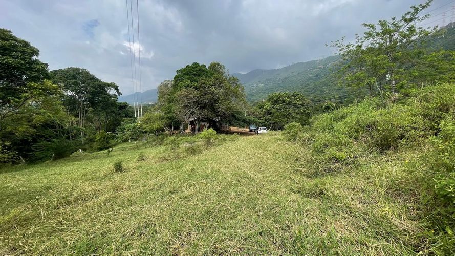 Finca en venta en El Carrizal, Girón, 20000 m² · foto 2 de 10