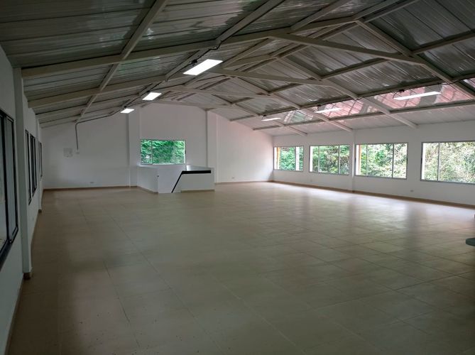 Oficina en arriendo en El Poblado, Medellín, 230 m² · foto 8 de 13