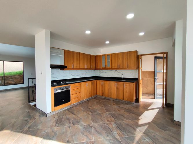 Local en arriendo en Escobero, Envigado, 350 m² · foto 4 de 16