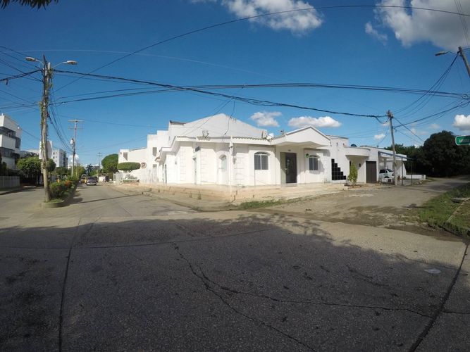 Casa en venta en La Castellana, Montería, 145 m² · foto 2 de 2