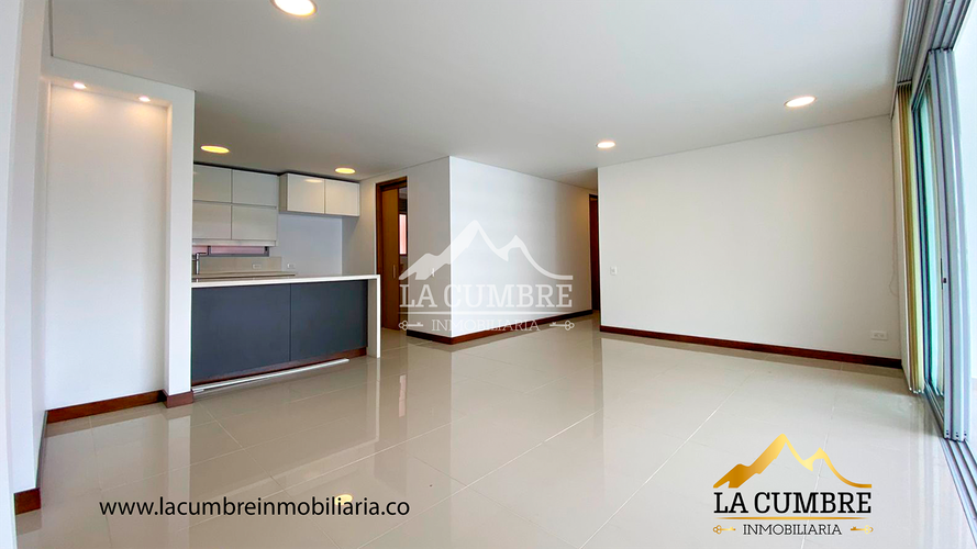 Apartamento de 2 alcobas en arriendo en Los Balsos, Medellín, 108 m² · foto 2 de 12