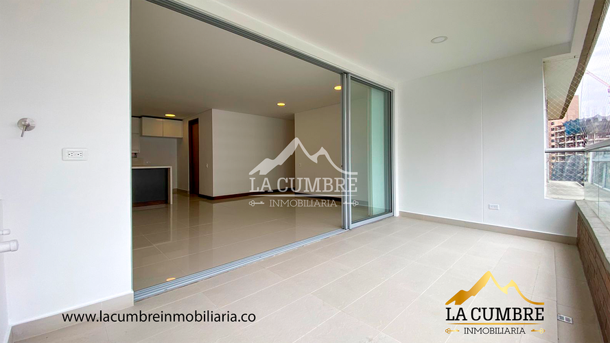 Apartamento de 2 alcobas en arriendo en Los Balsos, Medellín, 108 m² · foto 5 de 12