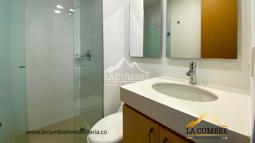 Apartamento de 2 alcobas en arriendo en Los Balsos, Medellín, 108 m² · foto 7 de 12
