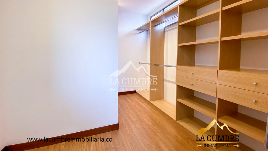 Apartamento de 2 alcobas en arriendo en Los Balsos, Medellín, 108 m² · foto 11 de 12