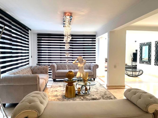 Casa de 4 alcobas en arriendo en El Poblado, Medellín, 400 m² · foto 3 de 18