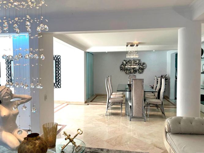 Casa de 4 alcobas en arriendo en El Poblado, Medellín, 400 m² · foto 6 de 18